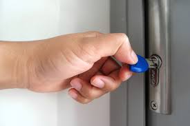 key keeps turning in door lock (323) 450-2142
